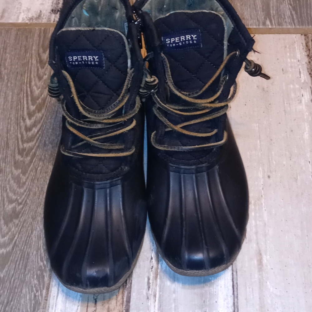 Sperry's quilted tops
